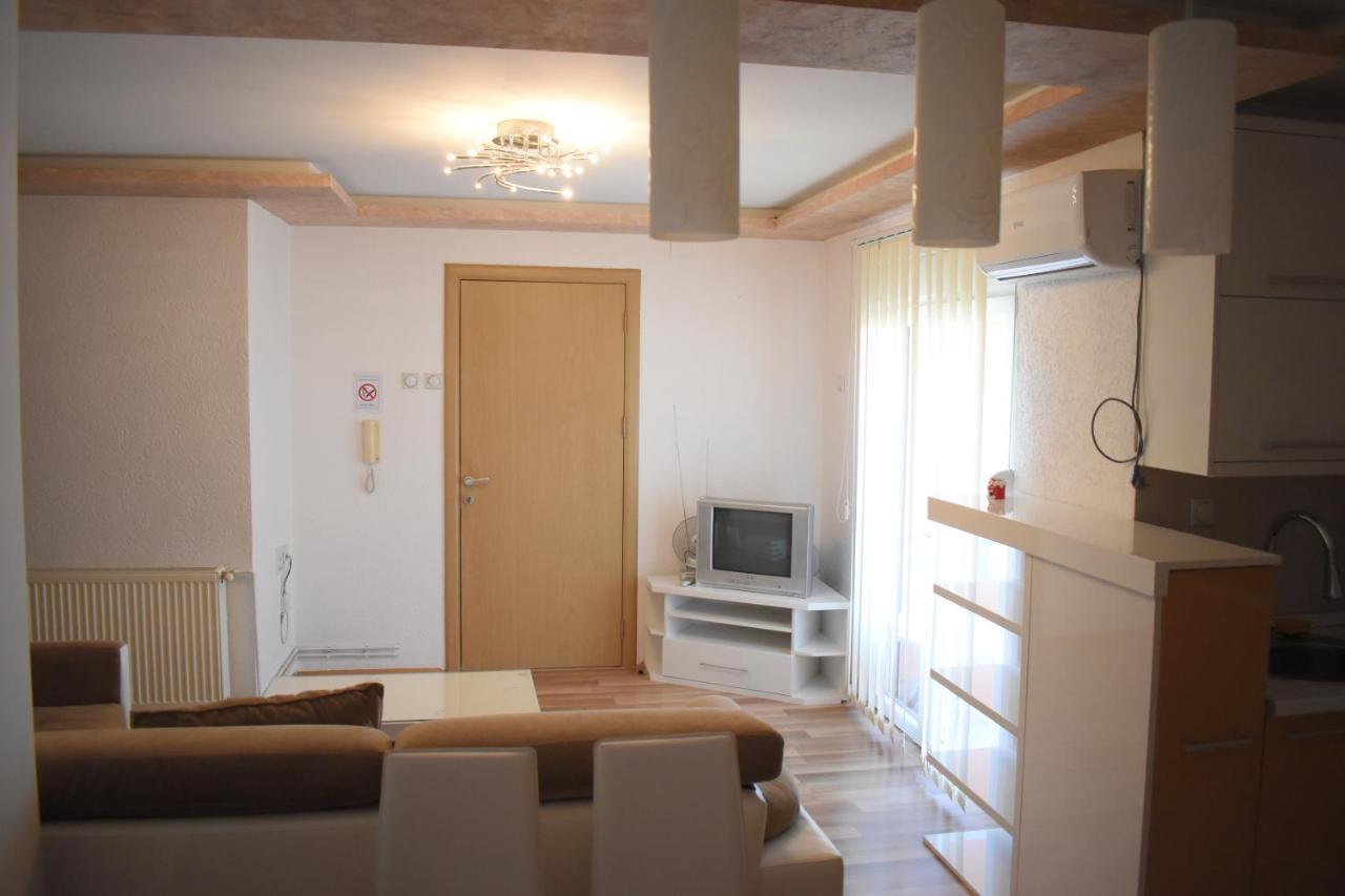 Apartments Holiday Vranje Eksteriør billede